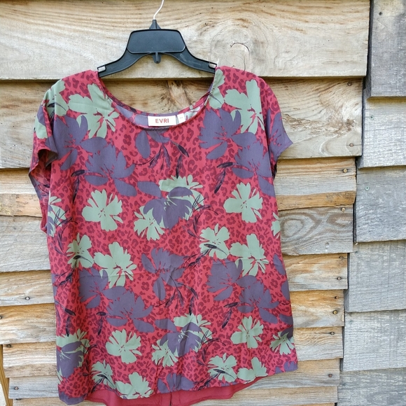 EVRI Women's Top Beautiful Design Buttons Down The Back Size OX. (Oversized top) - Picture 4 of 12